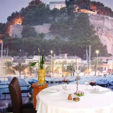 فندق Castillo دينايا